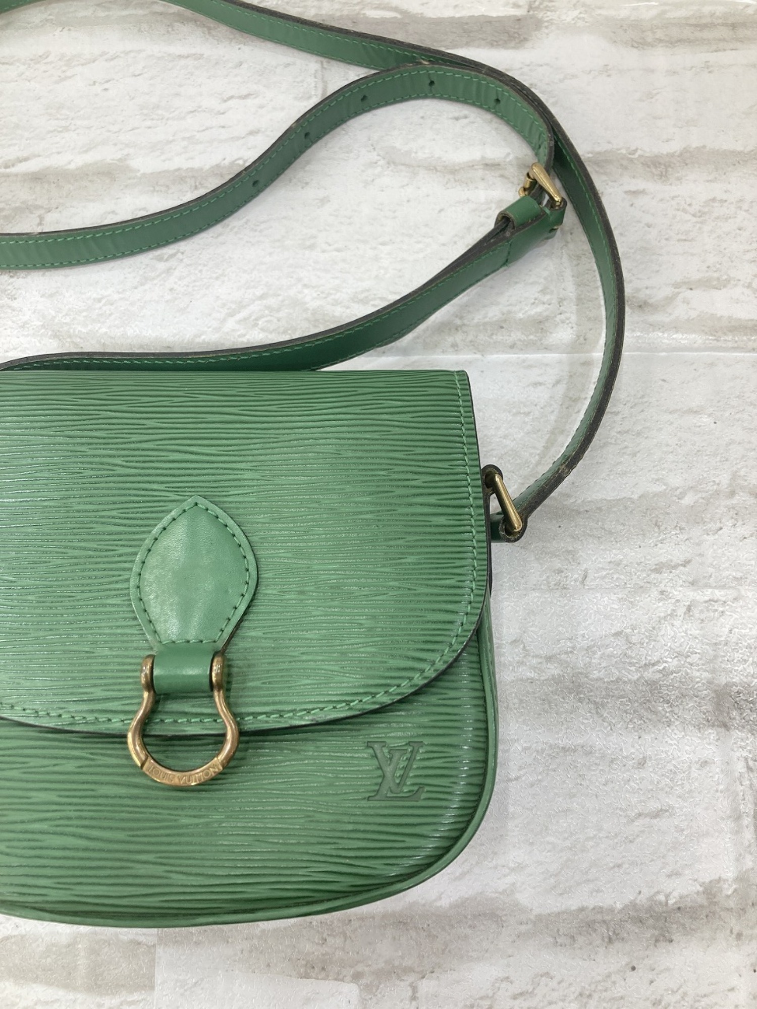 【海外限定カラーあり♡】 LV ショルダーバッグ ラグジュアリーブランド【LOUIS VUITTON / ルイヴィトン 】より
