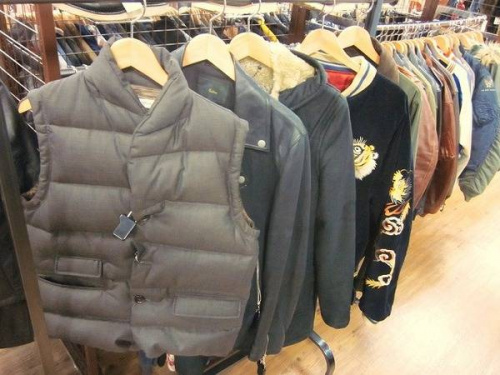 ダブルシーのダウンベスト