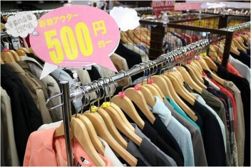 春物のトレンチ