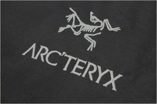 アウトドアのアークテリクス