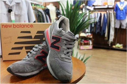 ガラスレザーの古着