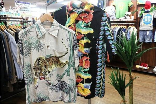 メンズのトップス