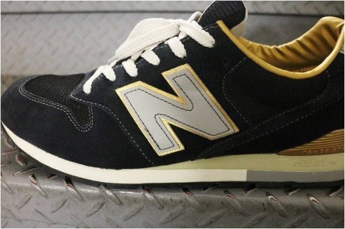 スニーカーの秋物買取