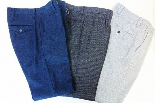 チェック柄のスラックス