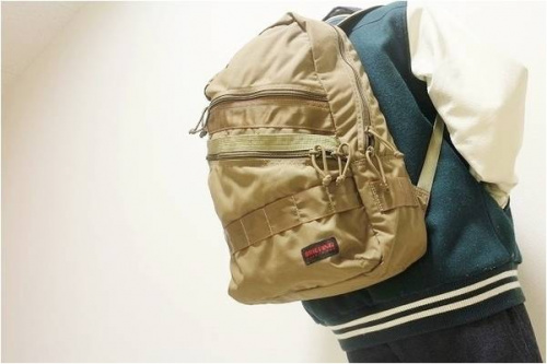 バックパックのミリタリー