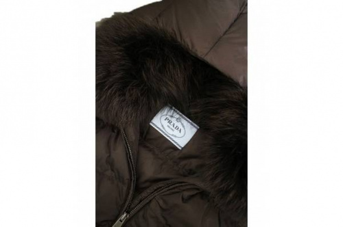 プラダのダウン