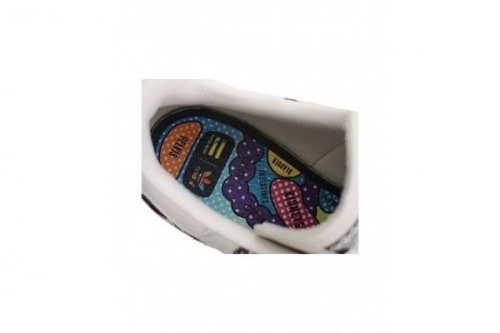 スニーカーのadidas