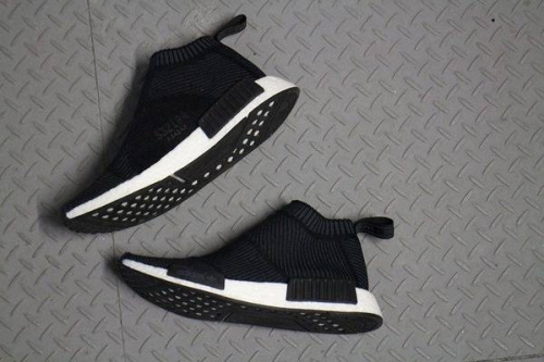 adidasのスニーカー