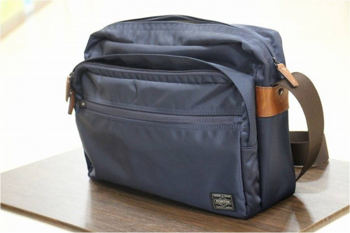 ショルダーバッグの古着