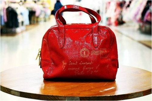 YVES SAINT LAURENTのSAINT LAURENT