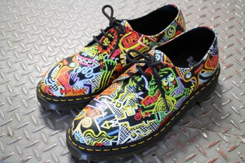 コラボのマーチン