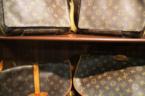 ヴィトンのSUPREME