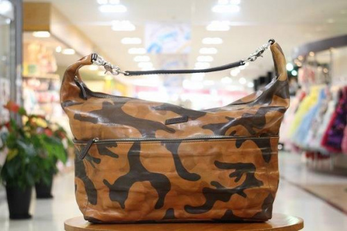 レザートートのバッグ