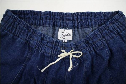 ヒザデルパンツのネペンテス