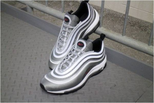 スニーカーの川崎