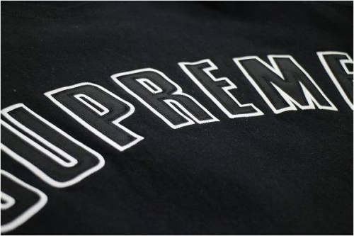 SUPREMEのARC LOGO