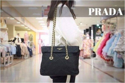 PRADAのショルダー