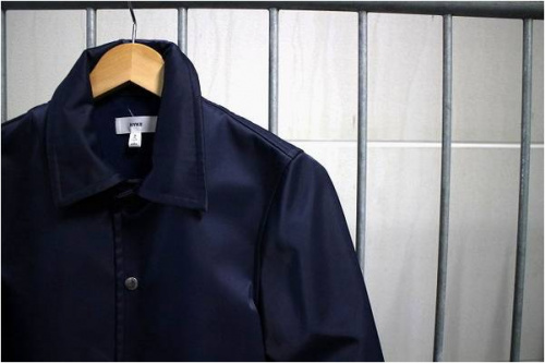 HYKEのコーチジャケット