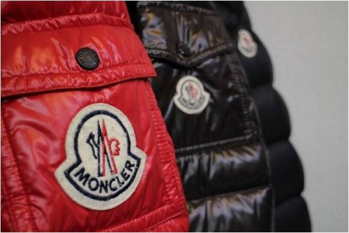 MONCLERのダウン