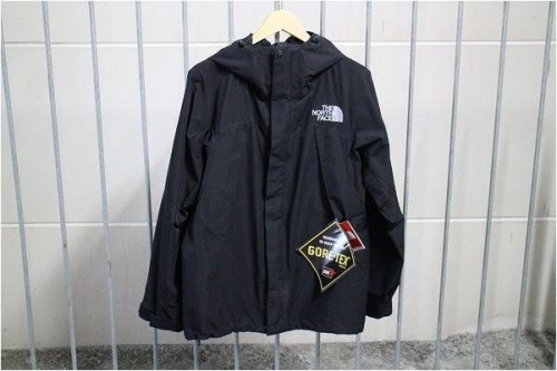 マウンテンジャケットのアウトドア