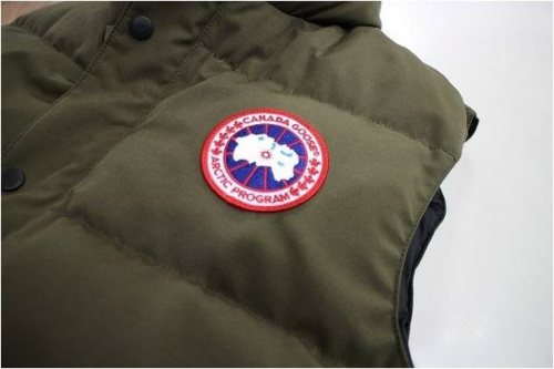 CANADA GOOSEのギャルソンベスト