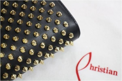 パンプスのスタッズ