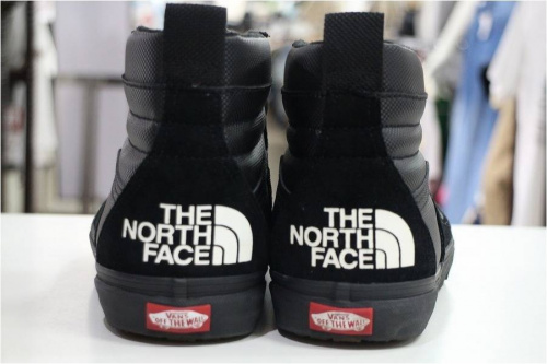 ノースフェイスの川崎