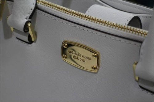 ブランドバッグのラゾーナ川崎