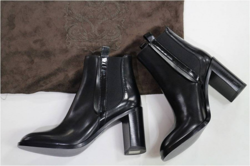 キャリアファッションの買取入荷