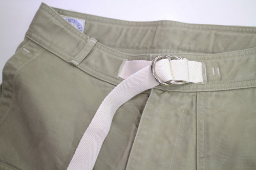 キャプテンサンシャインのブッシュチノパンツ