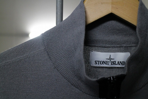 ストーンアイランドのカーディガン
