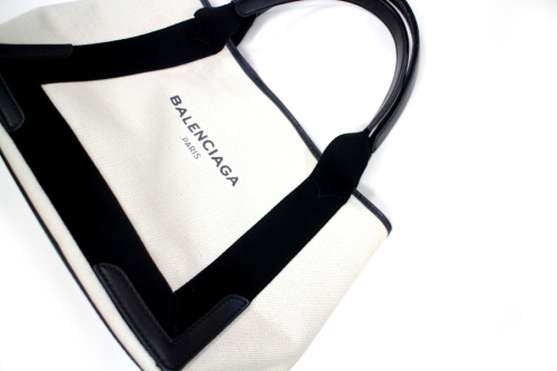BALENCIAGAのバレンシアガ