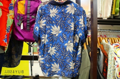 サン サーフのオープンカラーシャツ