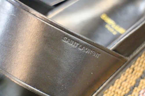 ラグジュアリーブランドのSaint Laurent Paris