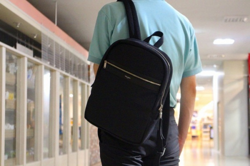 ラグジュアリーブランドのSaint Laurent Paris