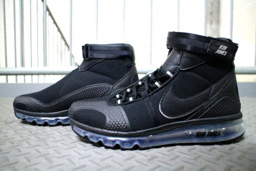 スニーカーのNIKE×KIMJONES