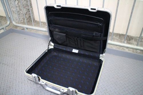 リモワのアタッシュケース