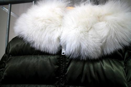 プラダのフォックスダウンジャケット
