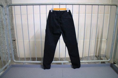 ストーンアイランドのガーメントダイコットンストレッチシャーリングテーパードパンツ