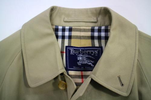 ステンカラーコートのメンズ