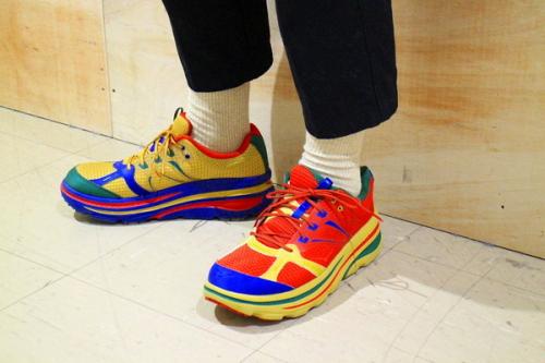 ホカ オネオネ×エンジニアードガーメンツのBONDI B