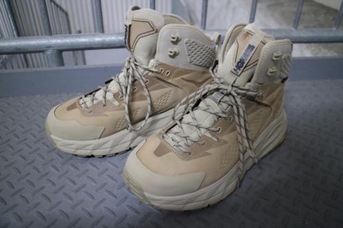 ホカ オネオネのSKY KAHA