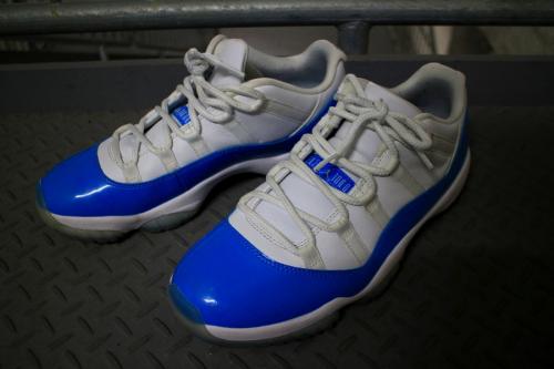 ナイキ エアジョーダンのNIKE AIR JORDAN 11 RETRO LOW