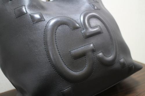 グッチのGGエンボストートバッグ