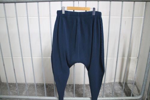 オム プリッセ イッセイ ミヤケのプリーツサルエルパンツ