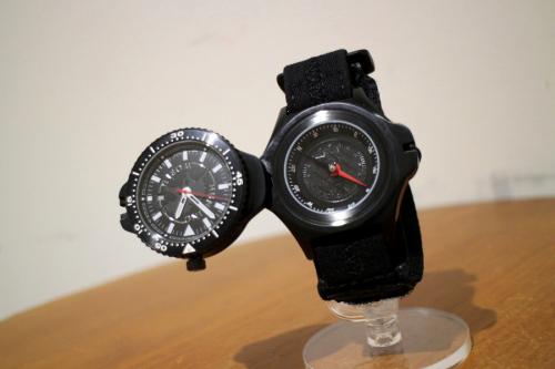 コンパス付腕時計のクオーツ