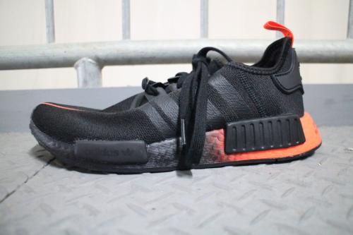 adidasのアディダス