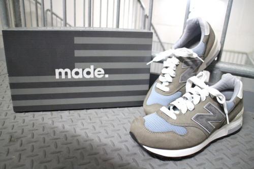 スニーカーのNEW BALANCE