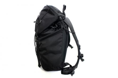 ニューエラ×ニャーのコラボバックパック