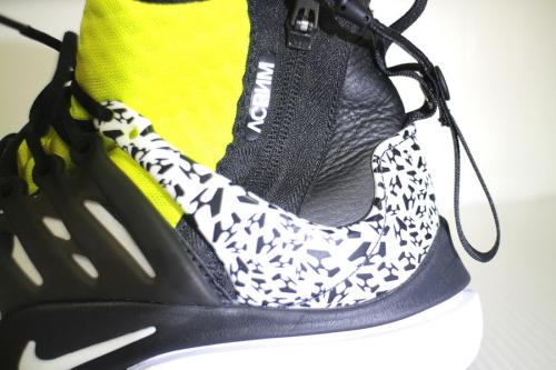 ナイキ×アクロニウムのAIR PRESTO MID